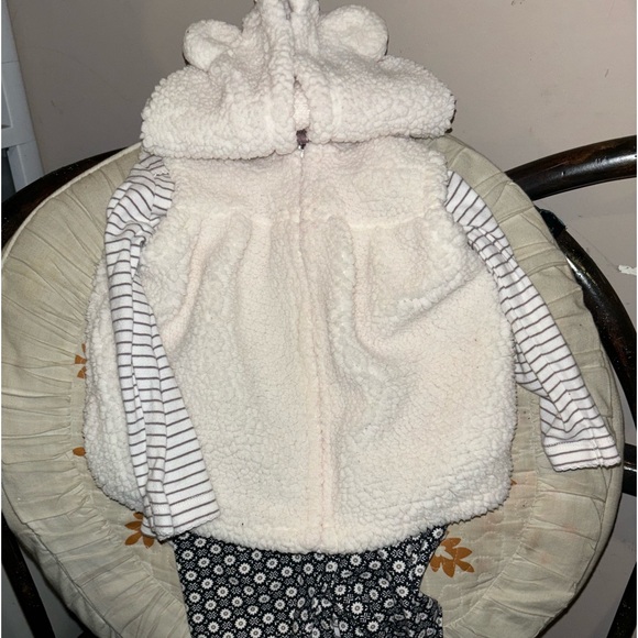 Girls Carter Brand size 18 month 3-pc set Worn once - Picture 2 of 4